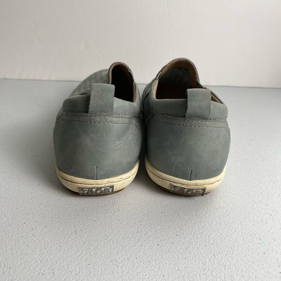 Taos Women Size 9 Court Sneaker Light Blue Leather Slip On Lake Blue Perforated - Picture 4 of 15